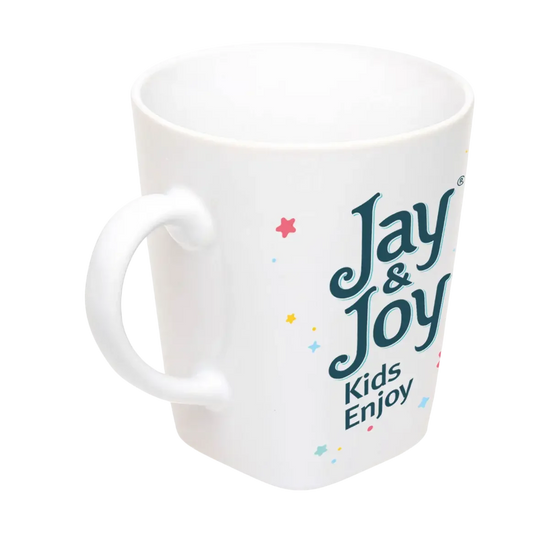 Керамічна чашка Jay&Joy з їжачками, прикрашена яскравими зірками та написом "Jay&Joy Kids Enjoy", від бренду Jay&Joy стане чудовим подарунком.